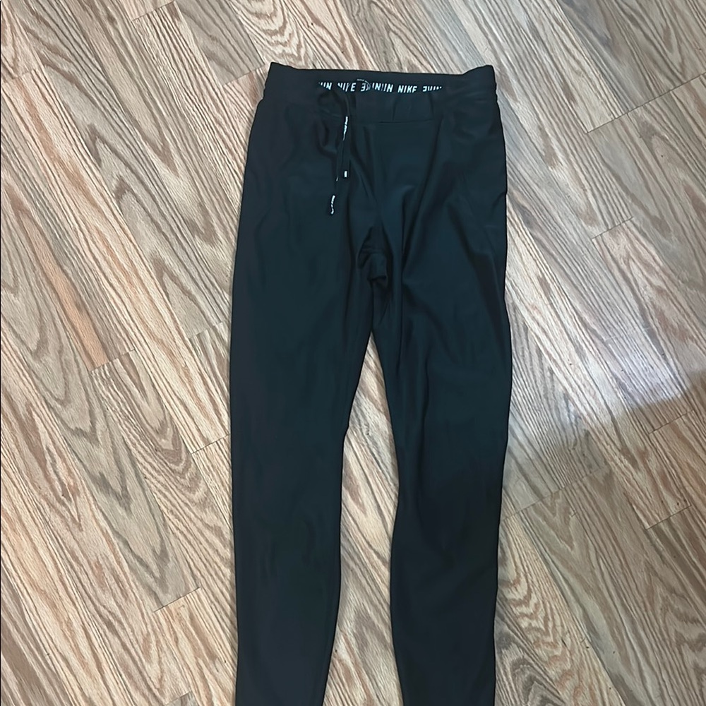 Black Nike legging